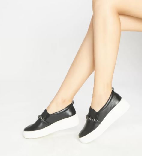 Tênis Slip On Preto Sola Baixa